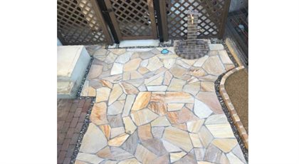 自然石で乱型石張り